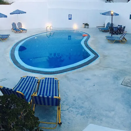 Pelekanos Karterados (Santorini)