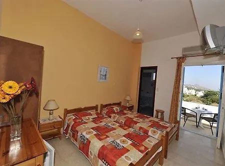 Pelekanos Guest house