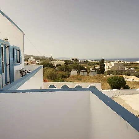 Pelekanos Karterados (Santorini)