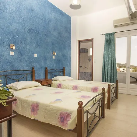 Pelekanos Karterados (Santorini)