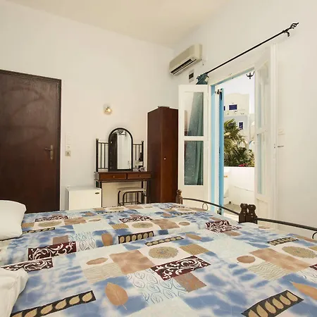 Pelekanos Guest house 2*