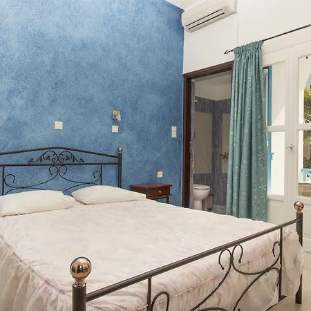 Guest house Pelekanos Karterados (Santorini)