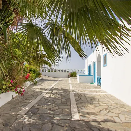 Pelekanos Karterados (Santorini)