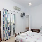 Pensionat Pelekanos Karterados (Santorini)